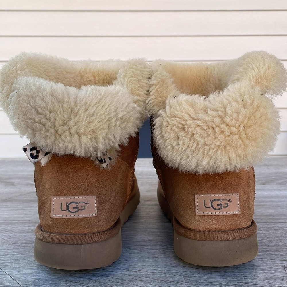 UGG Mini Bailey Bow II Exotic Leopard Print Tan Suede Womens Boots Size 10